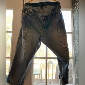 Lane Bryant- Womens size 24, distressed Capri denim.